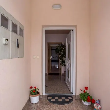 In With Terrace, Air Conditioning, Wifi, Washing Machine Lopar