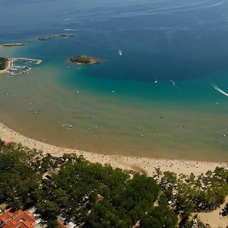 In With Terrace, Air Conditioning, Wifi, Washing Machine *