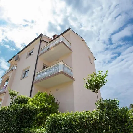 In With Terrace, Air Conditioning, Wifi, Washing Machine