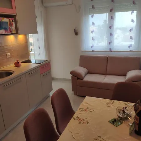 In With Terrace, Air Conditioning, Wifi, Washing Machine *